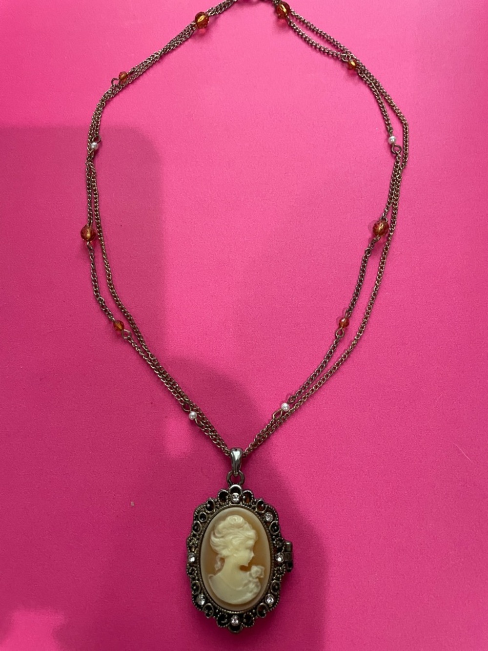 Vintage Style Cameo Pendant locket Necklace in Cream and Gold